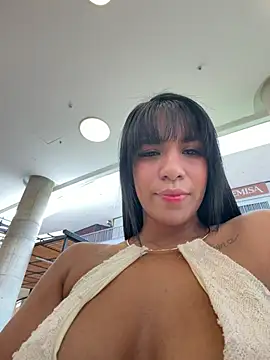 Snapshot of MonserratJons01 chatting on 05.31.26 MonserratJons01 online show from 05.31.26