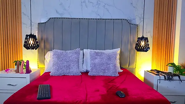 Snapshot of Kitty_Lugo chatting on 04.14.26 Kitty Lugo online show from 04.14.26