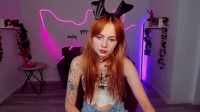 Snapshot of MiaSensitive chatting on 04.11.26 MiaSensitive online show from 04.11.26