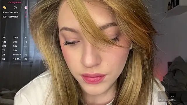 1Kellynaive online show from 04.24.26