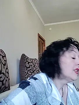 HelgaDennis online show from 04.15.26