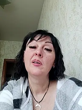 HelgaDennis online show from 04.25.26