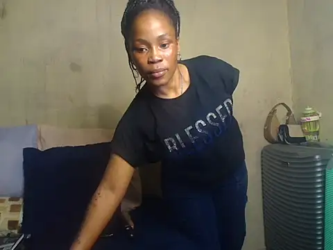 Lindabee200 online show from 06.14.26