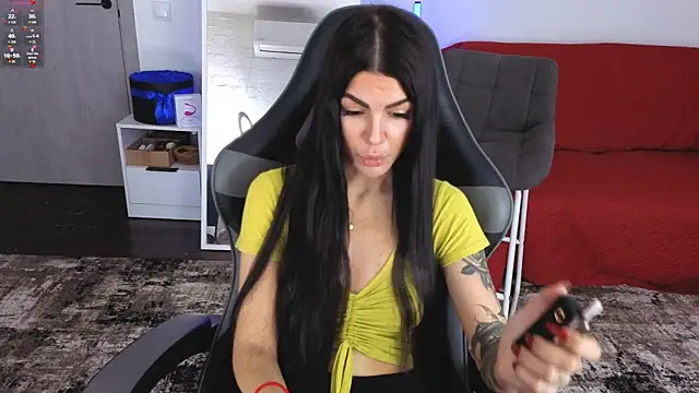 Snapshot of AnacondaOnn chatting on 06.19.26 AnacondaOnn online show from 06.19.26