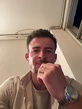 Snapshot of globalfucker34 chatting on 06.19.26 globalfucker34 online show from 06.19.26