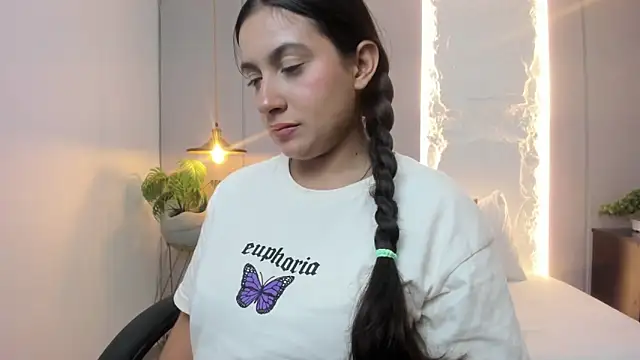 kira relish online show from 06.12.26