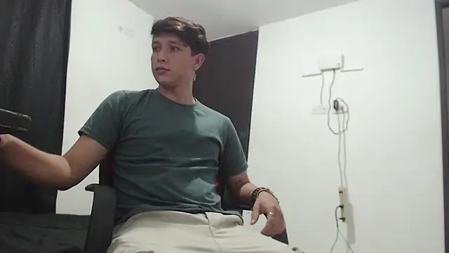 Snapshot of Lucifeeeer_666 chatting on 03.20.26 Lucifeeeer 666 online show from 03.20.26