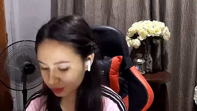 Snapshot of SeleneChiang chatting on 03.22.26 SeleneChiang online show from 03.22.26