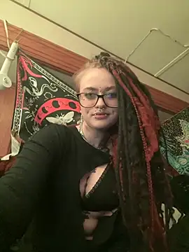 Snapshot of darlingvicuous chatting on 03.22.26 darlingvicuous online show from 03.22.26