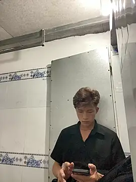 Nguyencuong1999 online show from 04.29.26