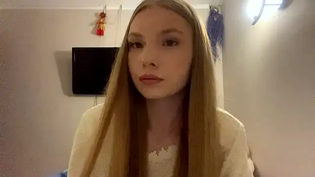 Snapshot of CarolineNine chatting on 04.25.26 CarolineNine online show from 04.25.26