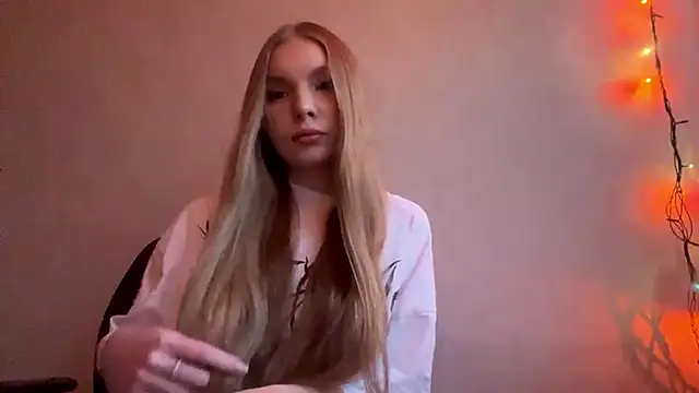 Snapshot of CarolineNine chatting on 05.04.26 CarolineNine online show from 05.04.26