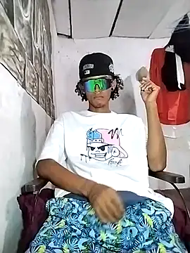 Snapshot of spittermasterpig1 chatting on 03.20.26 spittermasterpig1 online show from 03.20.26