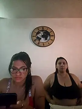 Gia-and-Lara online show from 04.18.26