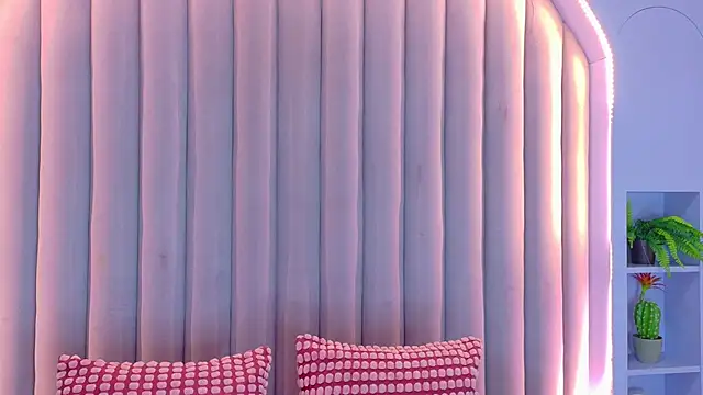 Snapshot of AhslyEvans__ chatting on 05.26.26 AhslyEvans online show from 05.26.26