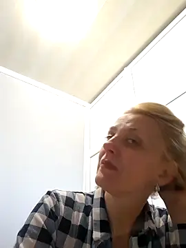 MiaLove183 online show from 04.22.26