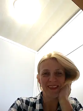 MiaLove183 online show from 04.29.26
