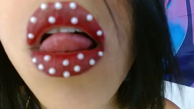 Snapshot of alessialux chatting on 06.24.26 alessialux online show from 06.24.26