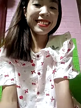 AmyLinee01 online show from 04.27.26