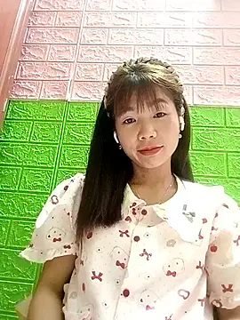 Snapshot of AmyLinee01 chatting on 06.11.26 AmyLinee01 online show from 06.11.26