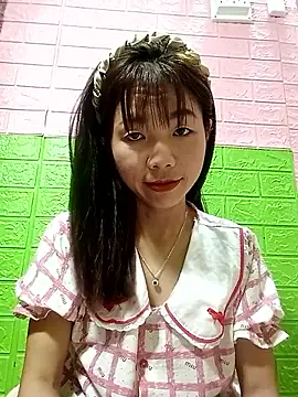 Snapshot of AmyLinee01 chatting on 06.13.26 AmyLinee01 online show from 06.13.26