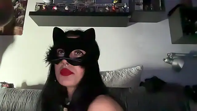 Snapshot of SilentScreamsVan- chatting on 05.04.26 SilentScreamsVan- online show from 05.04.26