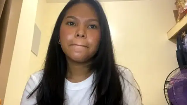 Snapshot of CorrinaThach chatting on 03.23.26 CorrinaThach online show from 03.23.26