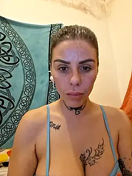 Snapshot of chiquitilla41 chatting on 04.29.26 chiquitilla41 online show from 04.29.26