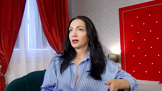 Snapshot of GraceMontclaire chatting on 04.23.26 GraceMontclaire online show from 04.23.26
