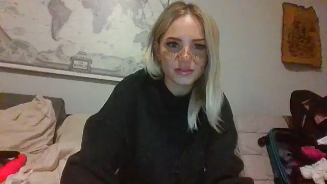 Snapshot of Britneycherry chatting on 07.01.26 Britneycherry online show from 07.01.26