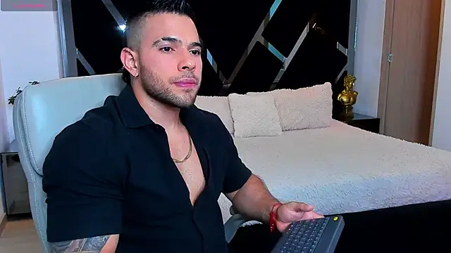 Snapshot of Raytorres chatting on 07.19.26 Raytorres online show from 07.19.26