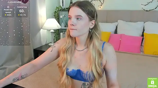 Snapshot of Emma_peach chatting on 07.14.26 Emma peach online show from 07.14.26