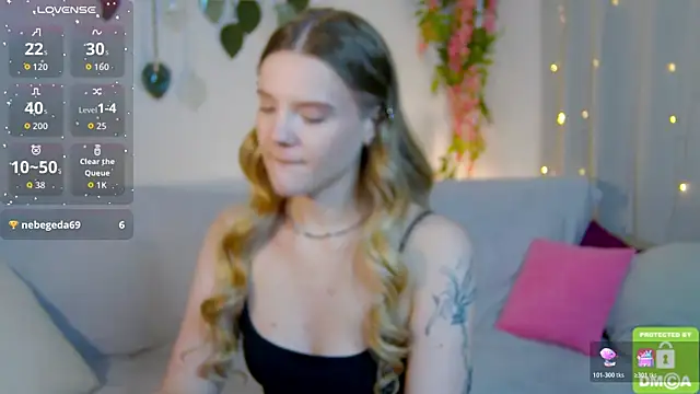 Snapshot of Emma_peach chatting on 07.18.26 Emma peach online show from 07.18.26