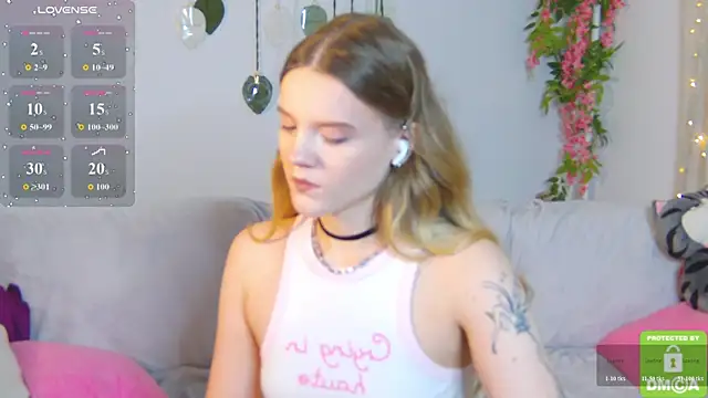 Snapshot of Emma_peach chatting on 07.29.26 Emma peach online show from 07.29.26