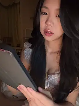 jolie 33 online show from 05.03.26