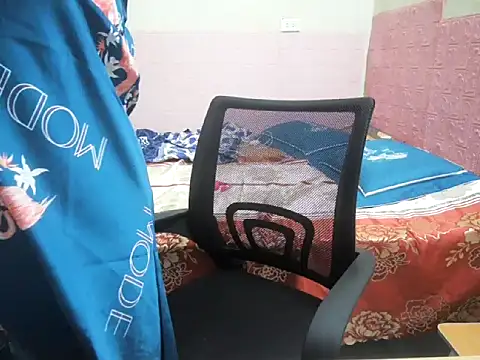 Snapshot of lusa_baby chatting on 05.28.26 lusa baby online show from 05.28.26