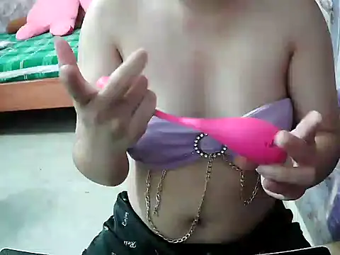 Snapshot of lusa_baby chatting on 08.05.26 lusa baby online show from 08.05.26