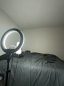 Milky Goddess online show from 04.21.26