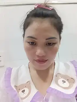 Snapshot of meg_06 chatting on 07.14.26 meg 06 online show from 07.14.26