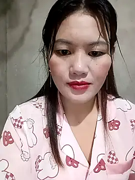 Snapshot of meg_06 chatting on 07.17.26 meg 06 online show from 07.17.26