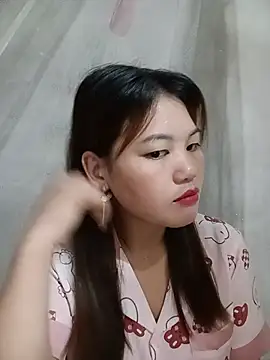 Snapshot of meg_06 chatting on 07.19.26 meg 06 online show from 07.19.26