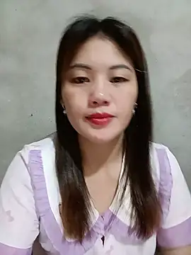 Snapshot of meg_06 chatting on 07.23.26 meg 06 online show from 07.23.26
