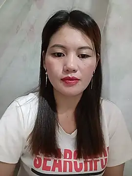 Snapshot of meg_06 chatting on 07.28.26 meg 06 online show from 07.28.26