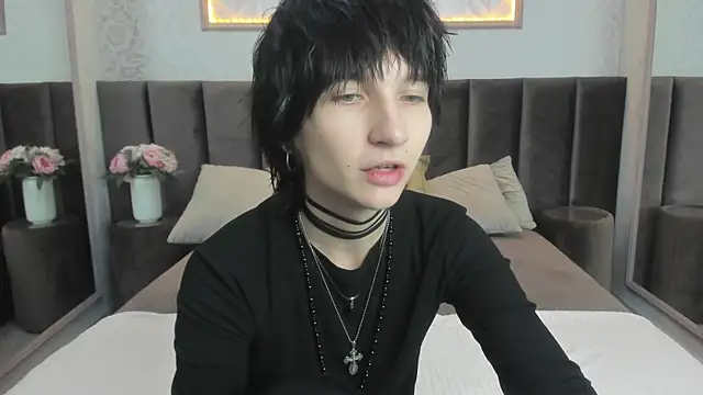 Snapshot of AdonBev chatting on 06.18.26 AdonBev online show from 06.18.26