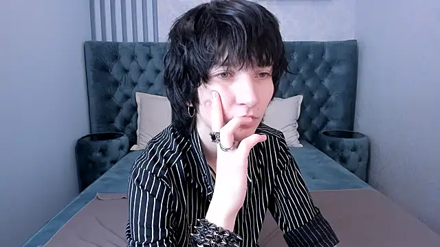 Snapshot of AdonBev chatting on 06.19.26 AdonBev online show from 06.19.26