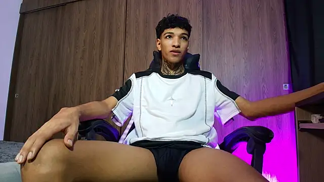 im Usuga online show from 07.06.26