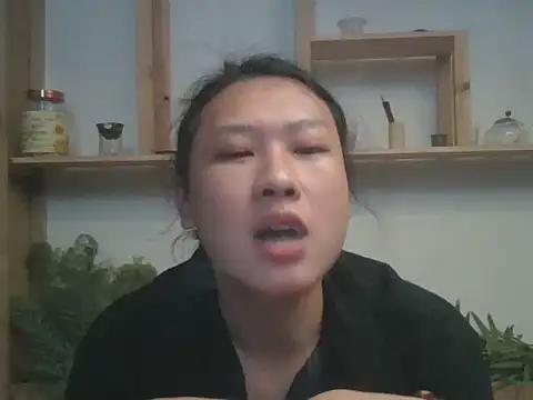 Snapshot of Live-001 chatting on 05.31.26 Live-001 online show from 05.31.26
