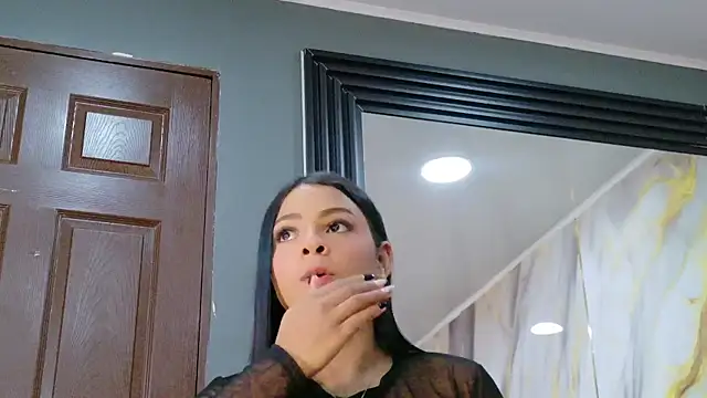LindaFrancoo online show from 05.12.26
