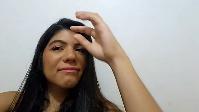 Snapshot of LeaRyan chatting on 03.25.26 LeaRyan online show from 03.25.26