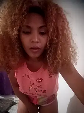 Snapshot of SolashLitzy_Curly chatting on 06.11.26 SolashLitzy Curly online show from 06.11.26